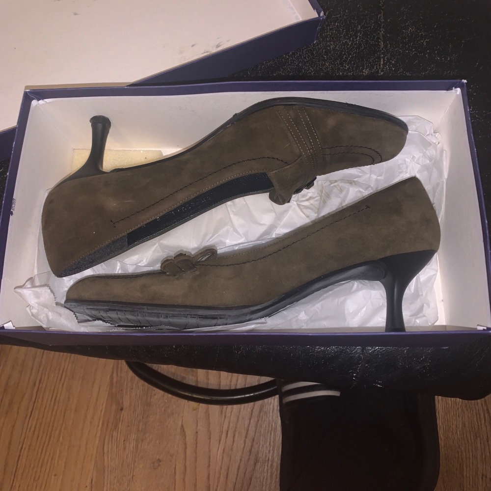 Stuart Weitzman Olive Suede Dress Heels Shoes 8.0M
